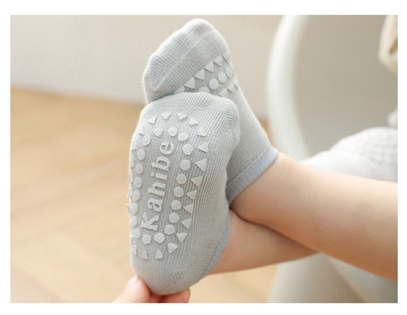 Ensemble de genouillères et chaussettes pour bébé