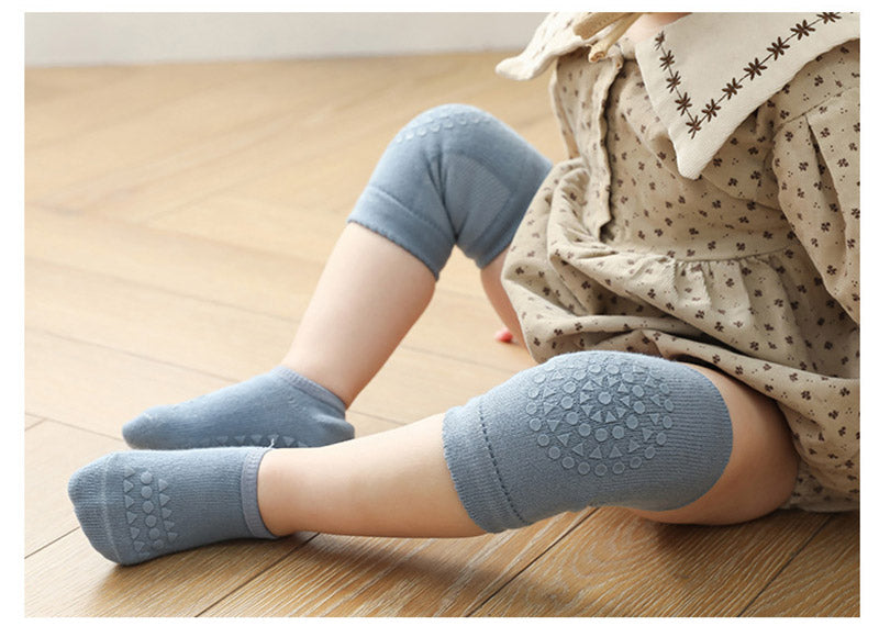 Ensemble de genouillères et chaussettes pour bébé